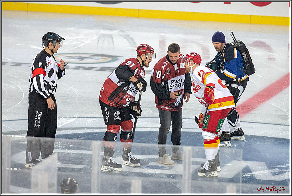DEL Wintergame; Koelner Haie - Duesseldorfer EG; Koeln, 12.01.2019
